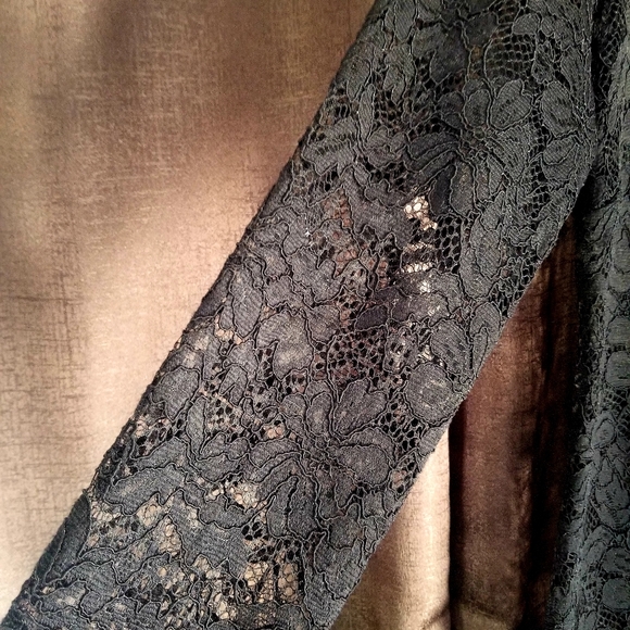 Prosecco Floral Lace Overlay Dress - Picture 3 of 9